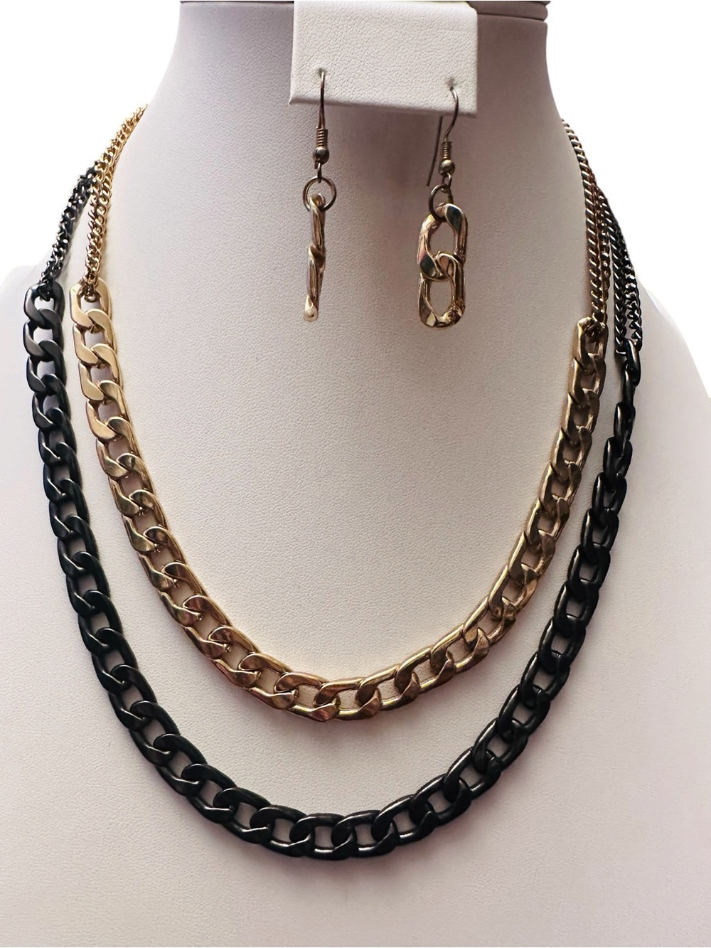 Two  tone/Tier Curb Link necklace with matching earrings Modern Contemporary